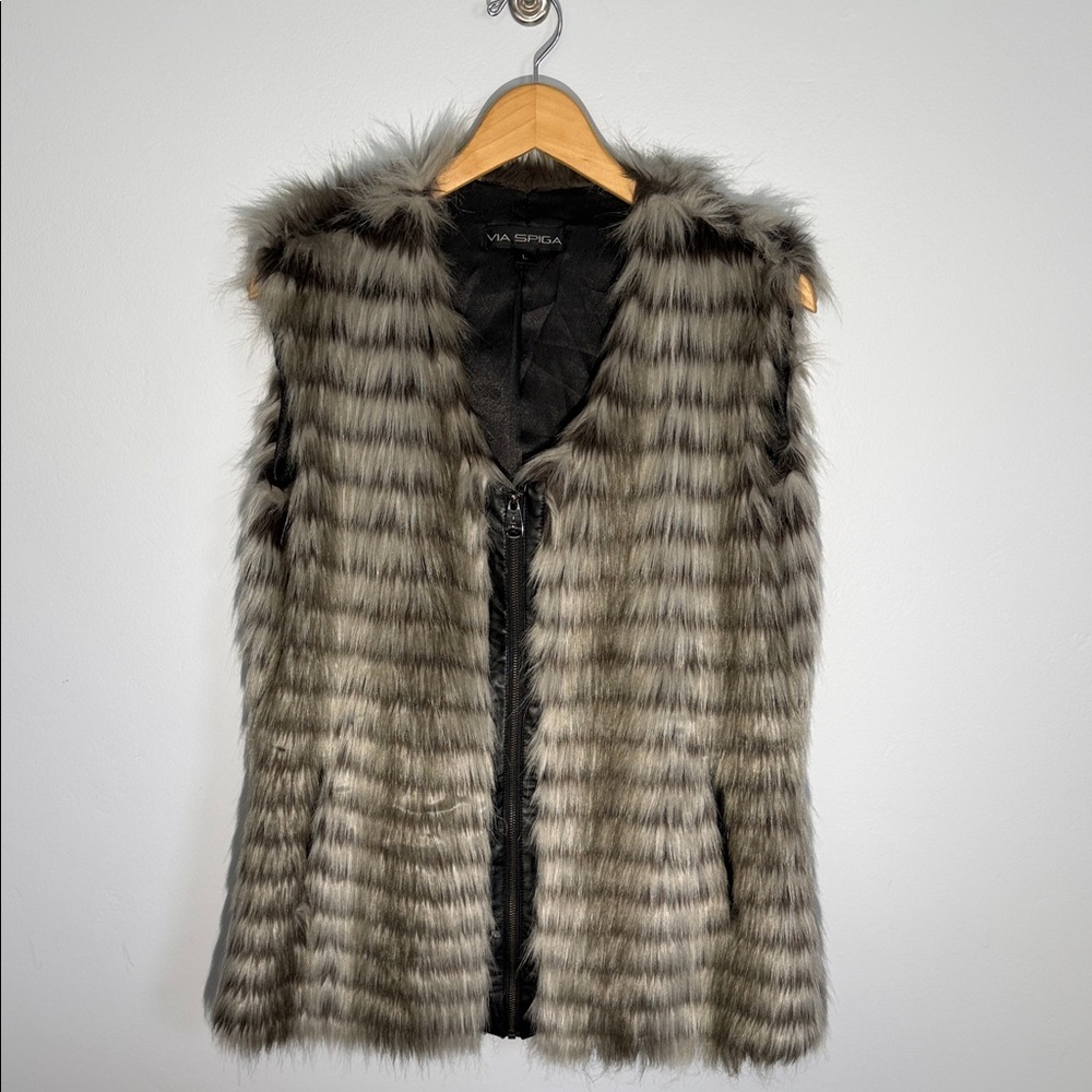 Via Spiga Black Gray Striated Faux Fur Vest Women’s Size L Pleather Trim